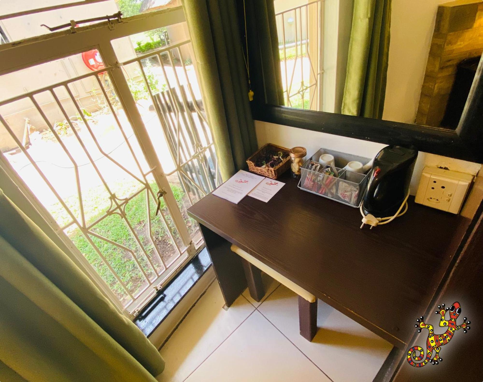 Sabie River Bush Lodge เฮซีวิว ภายนอก รูปภาพ